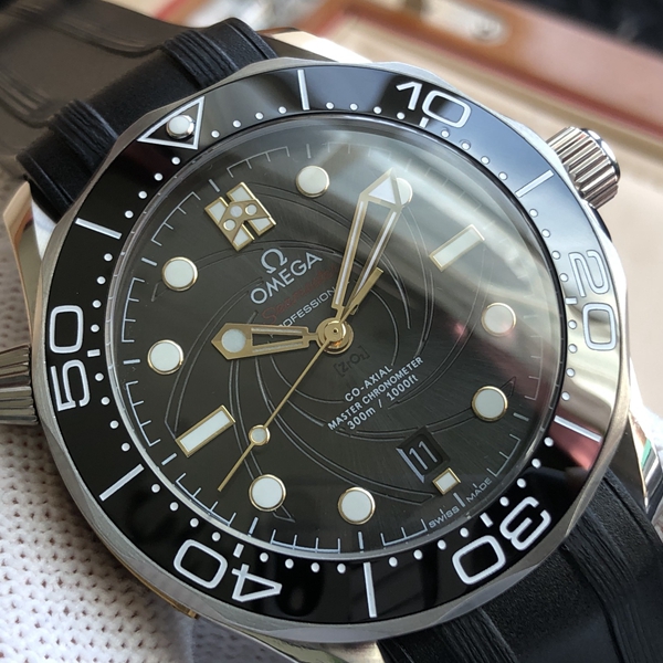 オメガ時計内部構造